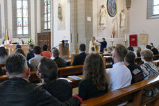 Feier der 1. Heiligen Kommunion in Sankt Crescentius (Foto: Karl-Franz Thiede)